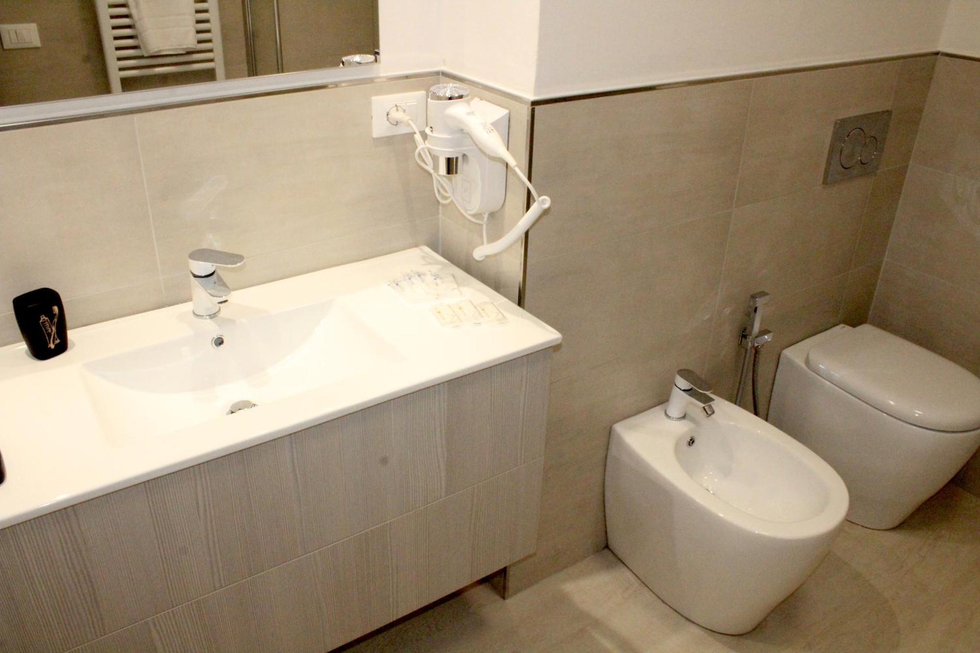 La Suite Rooms & Apartments Bologna Bilik gambar